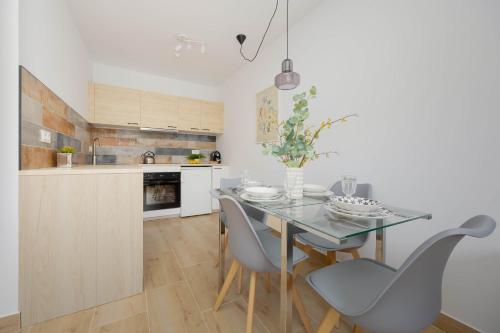 Atmospheric Apartment for 5 Peoples in Warsaw by Noclegi Renters, Warschau (Foto 7)