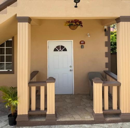 Castle Berry Apartments in Kingstown