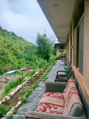 Tirthan Hill Wander Stay in Chippni