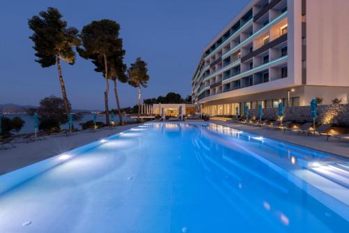 Peldbaseins, Mirage Chalkida City Resort in Saint Minas