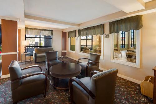 Vestabils, Quality Inn & Suites Cincinnati I-275 in Forest Park (OH)