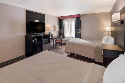 Quality Inn & Suites Cincinnati I-275 in Springdale, USA