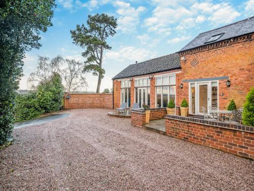 A szálláshely kívülről, Stable End in Whitchurch