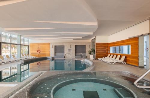 ทัศนียภาพ, บลูซัน โฮเทล เอลาฟูซา (Bluesun Hotel Elaphusa) in บราค ไอส์แลนด์