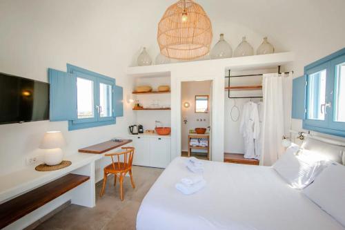 Wonderful Santorini House Villa Mezzo Honeymoon Private Pool Sea Views - image 5