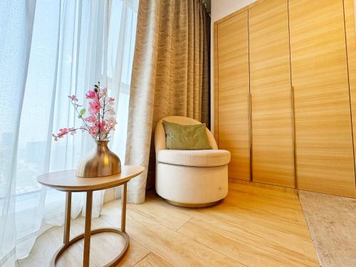 Modern Fully Furnished Apartment in Regina Tower JVC - Easy Access to JBR, Circle Mall & Dubai Hills Mall, Dubai (Foto 5)