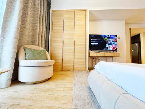 Modern Fully Furnished Apartment in Regina Tower JVC - Easy Access to JBR, Circle Mall & Dubai Hills Mall, Dubai (Foto 8)