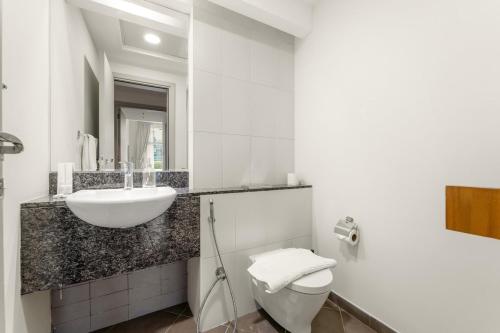 Dubai 1BR City Views, Near Downtown Dining, Culture & Attractions, Dubai (foto 10)