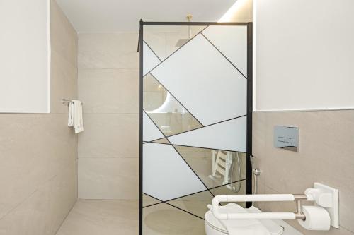 2BR Dubai City Skyline View Near Marina Walk Dining Shops & JBR, Dubai (photo 9)