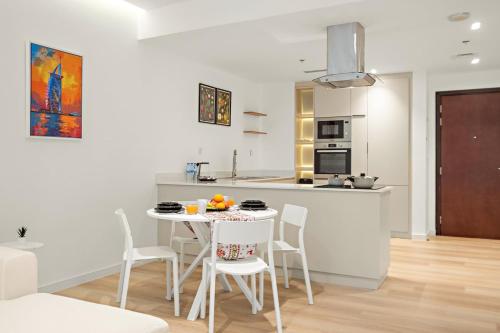 2BR Dubai City Skyline View Near Marina Walk Dining Shops & JBR, Dubai (photo 3)