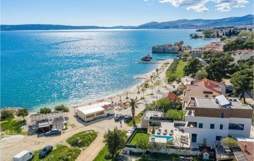 Cozy Home In Kastel Gomilica With Sauna – khách sạn tại Kastel Gomilica