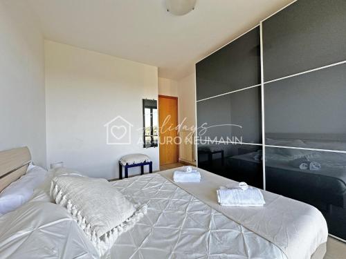 One-Bedroom Apartment image 7