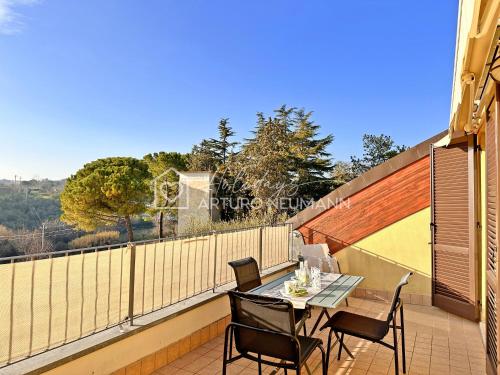 227 - Appartamento bilocale al 2 piano con ascensore, in residence con PISCINA , aria condizionata e GARAGE - SPIAGGIA gratis al WHITE BEACH CLUB fino al 14-9 esclusi Sab-Dom