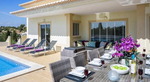 Villa Povo do Burro beautiful and elegant villa few minutes walk to resort centre - image 5