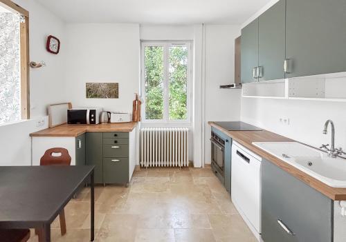 Maison cosy with private garden, 4 bedrooms, Wine Route in 聖喬治之夜