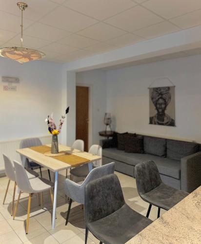 Stou Stefani in 阿格羅斯