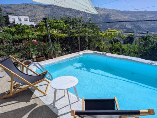 Casa rural para 4 personas, 2 dormitorios y terraza sombreada - El Cortijo Escondido Adults Only , L in Canjayar