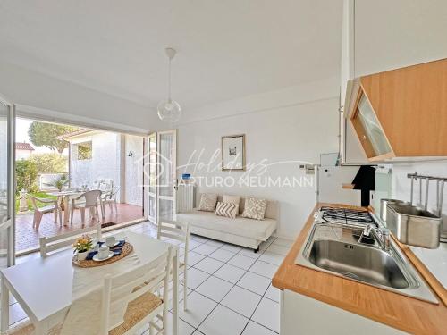 One-Bedroom Apartment image 5