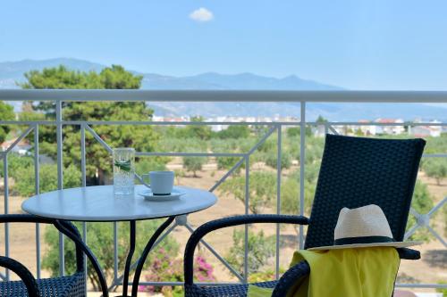 ระเบียง/ชานเรือน, Hotel Kalloni in โวลูส