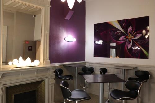 Shared lounge/TV area, The Originals City, Hôtel Saint Martial, Limoges in Limoges