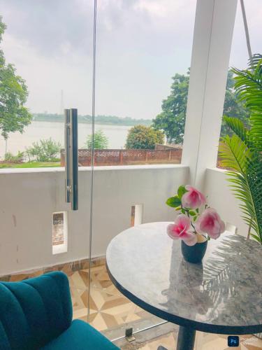 The Ghat House near Maharaja Banaras Vidya Mandir Museum