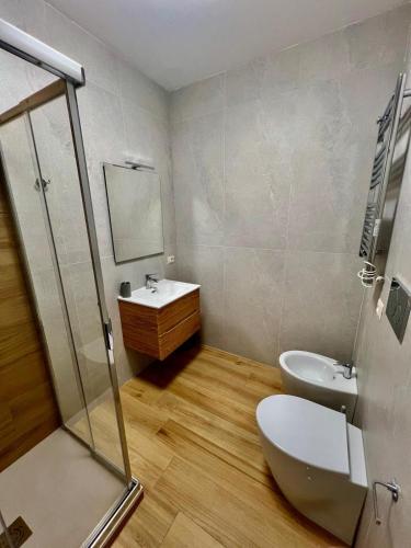 Deluxe Quadruple Room image 1