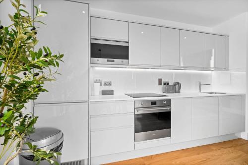 Luxury 2 Bedroom Apartment - Balcony - City Centre - Fast WIFI - Netflix - Parking - 511C, Бирмингем (фото 5)
