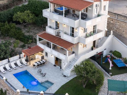 Luxurious Villa Kirianna - Private Pool, Jacuzzi, Sauna, & Gym - 13km to Rethymno center gîte à louer Kiriánna