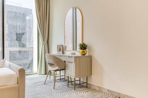 PVH - Lavish 1BR in Peninsula Five - image 3
