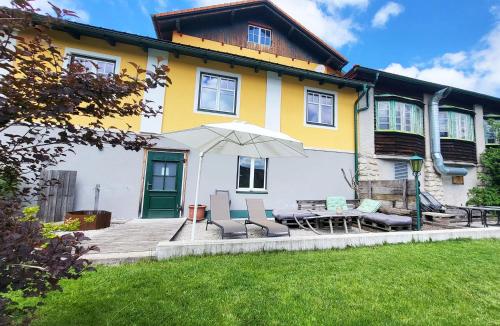 Buitenkant, Almliesl Gruppenhaus PUCH-625 in Semmering