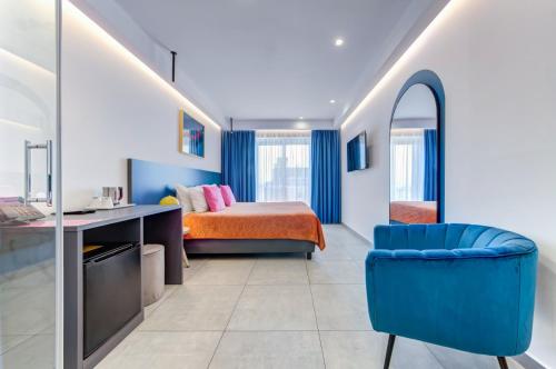 Deluxe Double Room image 2