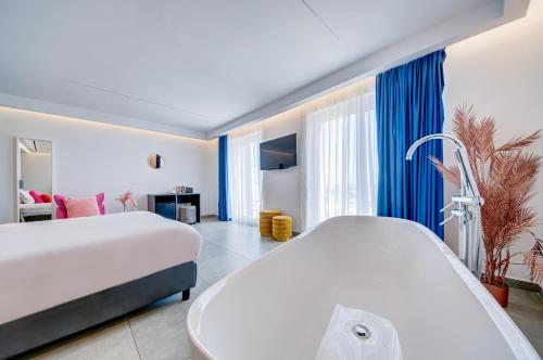 Flamingo Hotel Malta - image 3