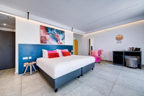 King Room with Sea View room in Flamingo Hotel Malta