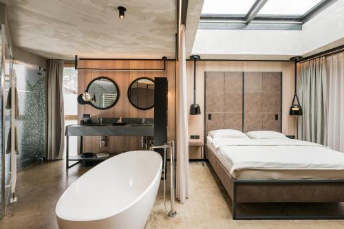 room detail thumbnail 0