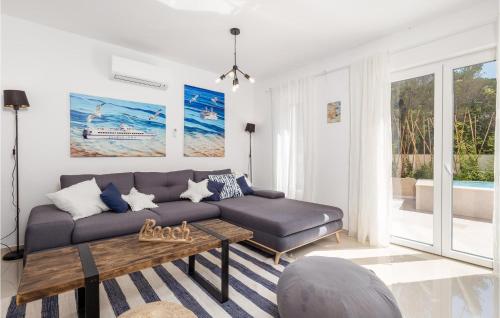 Beautiful Home In Miholascica in Miholašćica