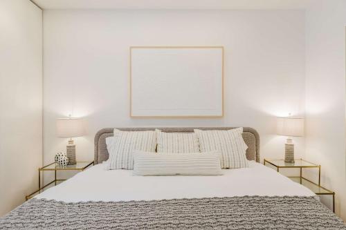 Private Beautiful Townhome w Zen Garden in New York, USA