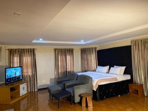 Serene 3BR Retreat with Lush private Garden, mini gym and spa access in Абеокута