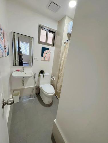 WV Tower 1 Unit 910, Sampong
