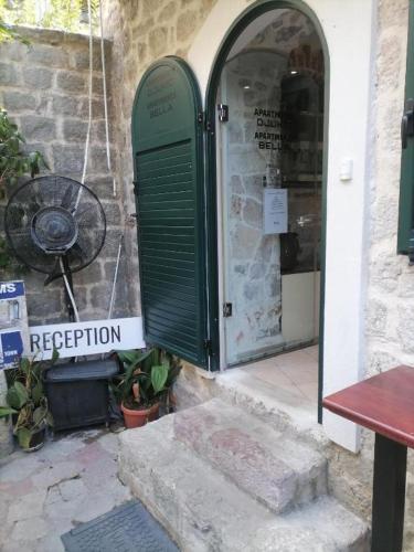 Apartaments with balcony Maxo, Kotor (photo 5)