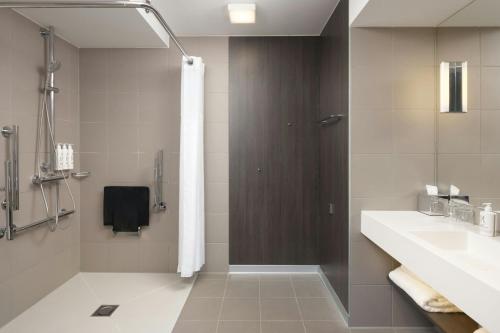 Moxy Southampton - image 4