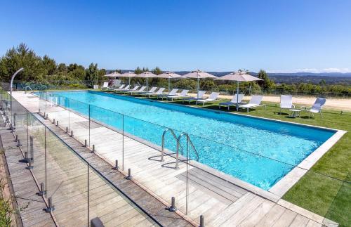 泳池, thecamp hotel Premium Lodge- Aix en Provence in 南區