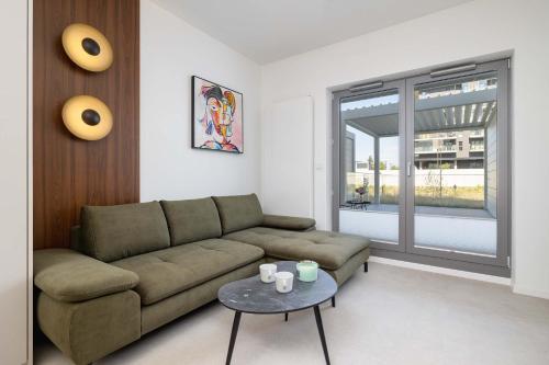 Bright Studio in Katowice with Parking & Gym by Noclegi Renters, Kattowitz
