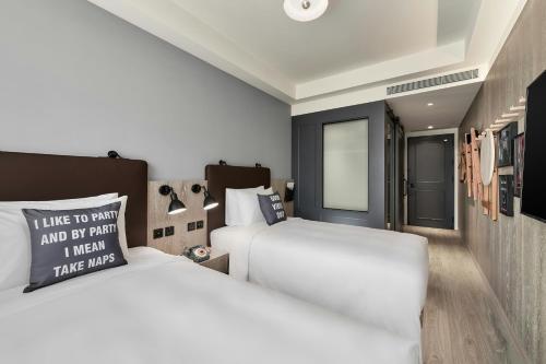 Standard Guest Room with 2 Twin/Single Bed(s) room in Moxy Taichung