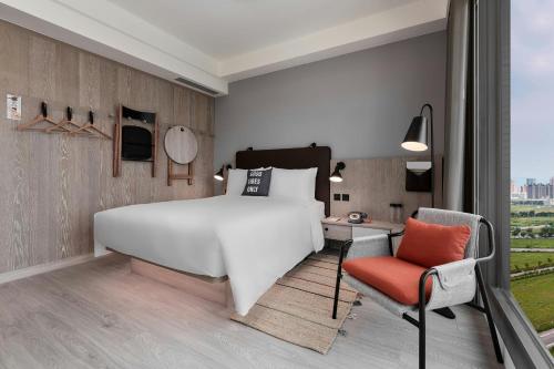 Superior Double Room room in Moxy Taichung