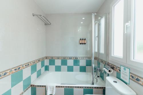 Three-Bedroom Villa (6 Adults) image 10