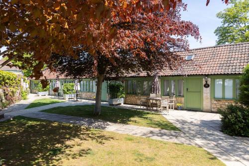 Dārzs, Church Farm Country Cottages in Winsley