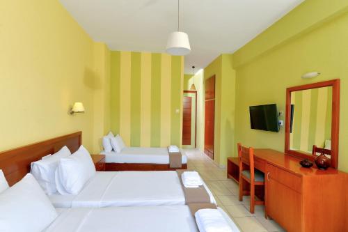 Triple Room image 3