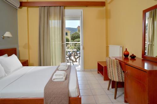Double or Twin Room image 3