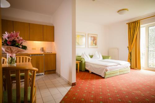 Thermenhotel Vier Jahreszeiten - image 11