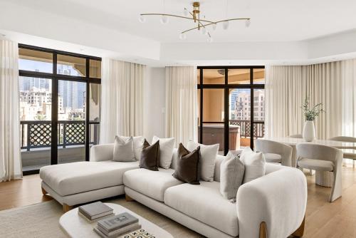 DAYF-ROD Luxurious 2 Bed Apartment in Souk Al Bahar, Dubaj (fotografie 3)